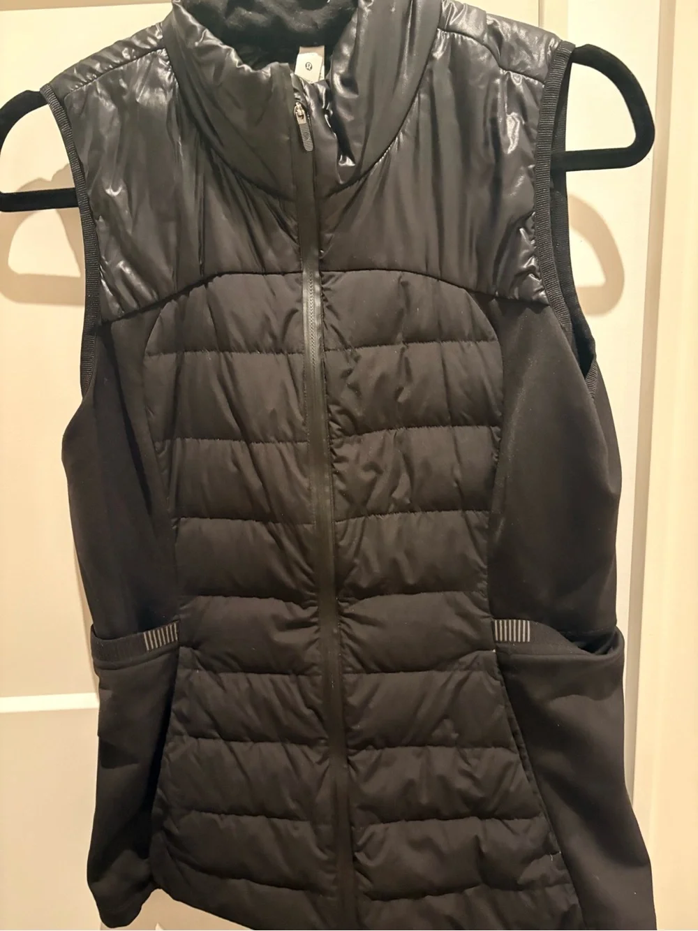 Lululemon Down for it all vest shine size 10 women's black
